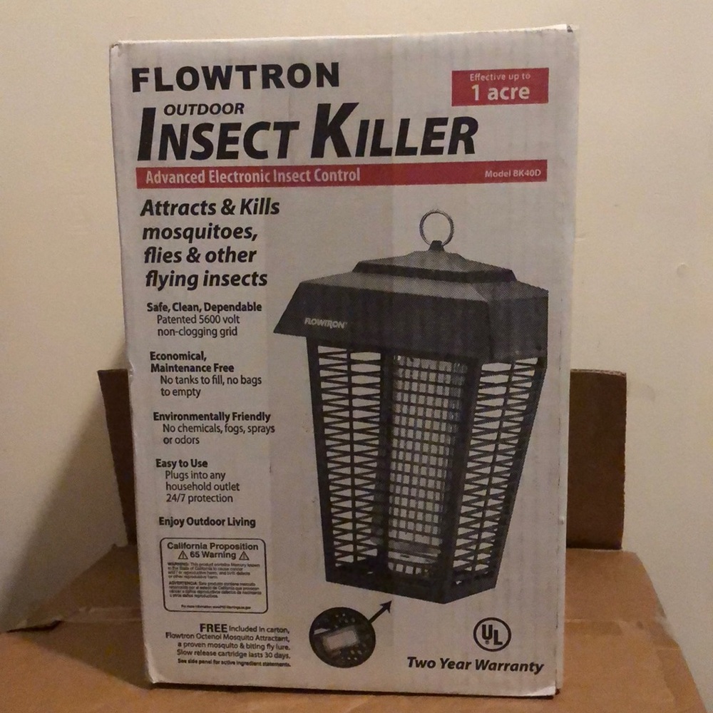 Flowtron outdoor insect killer. no delivery just pick up